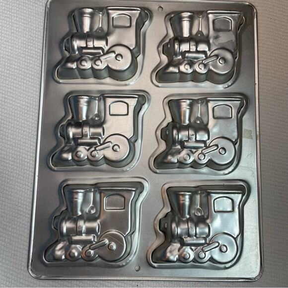 Vintage Cake Mold Train Pan Wilton - Picture 2 of 3